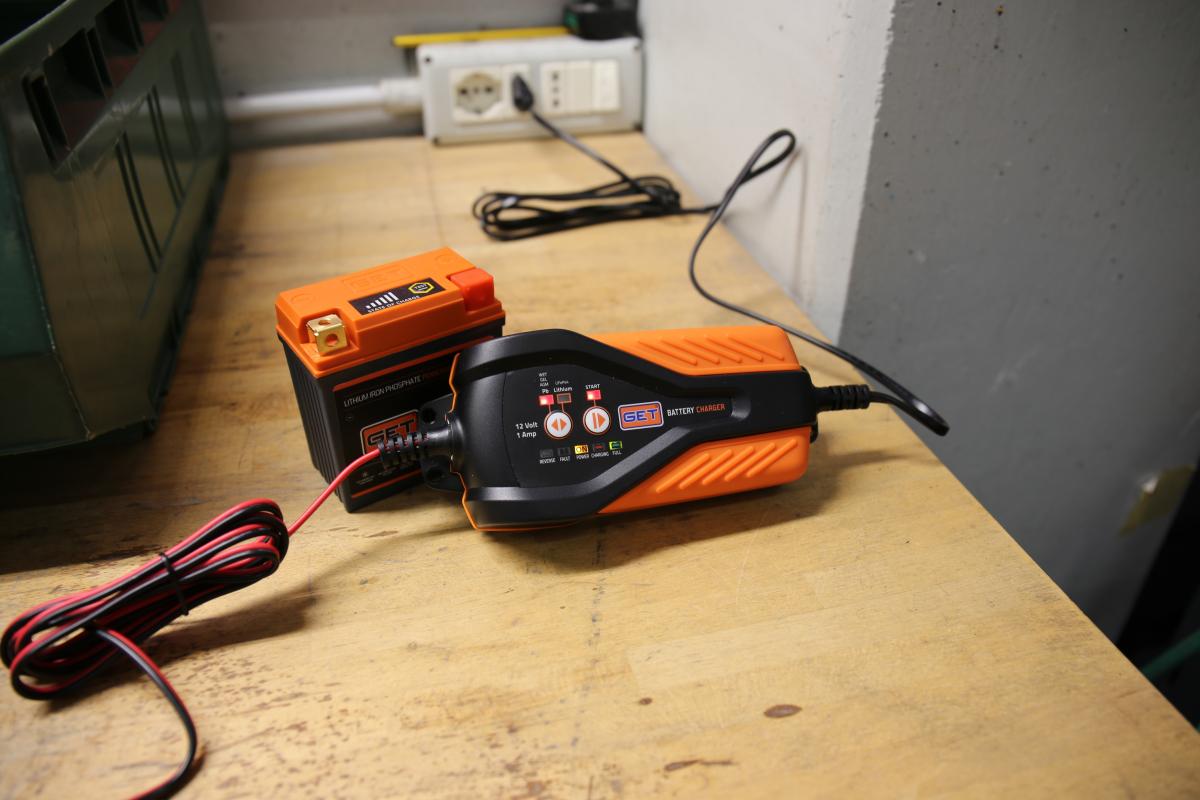 GET_Battery_Charger+_Battery