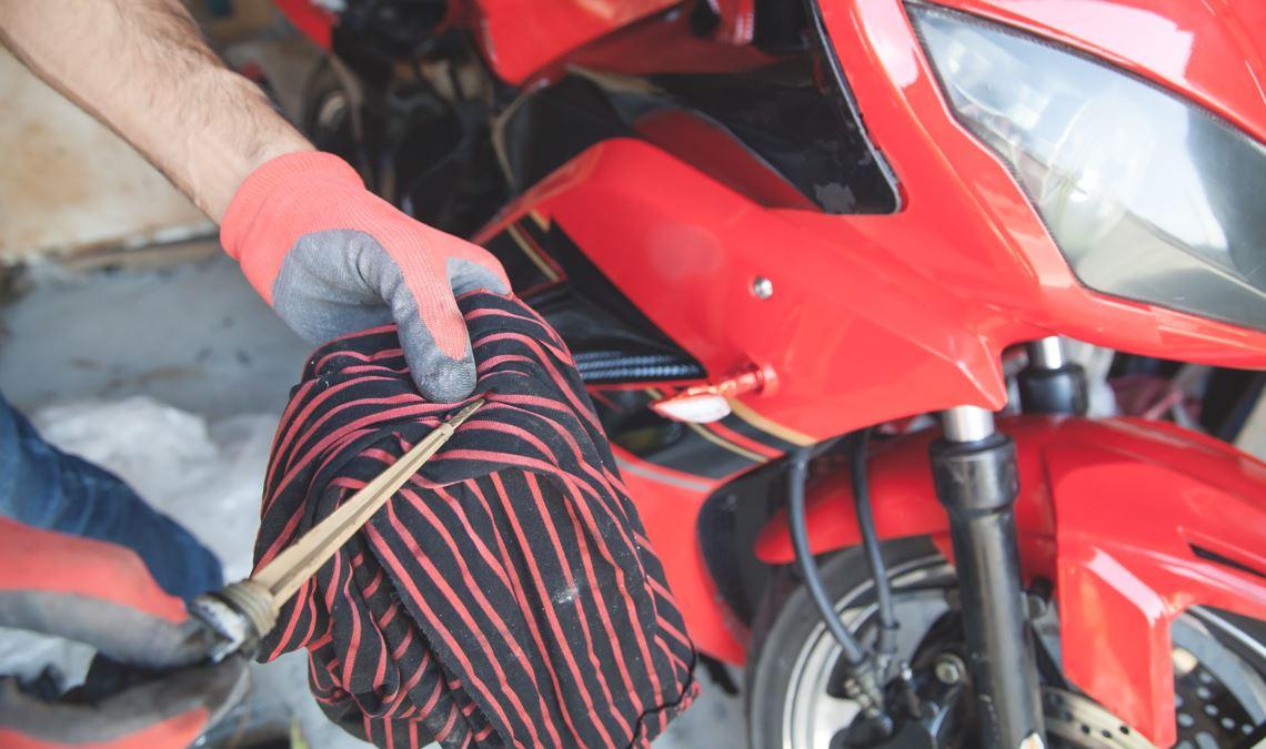 engine-oil-leak_.JPG
