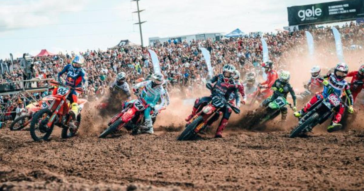 Holeshot in motocross: what it is and how to win it | Athena