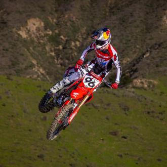 26-hunter-lawrence_action-1.jpg