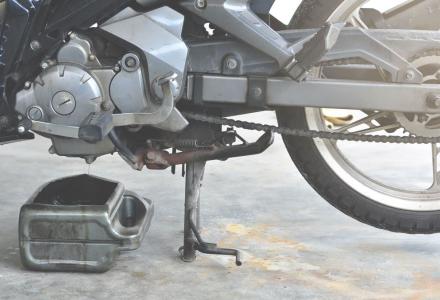 engine-oil-leak.JPG